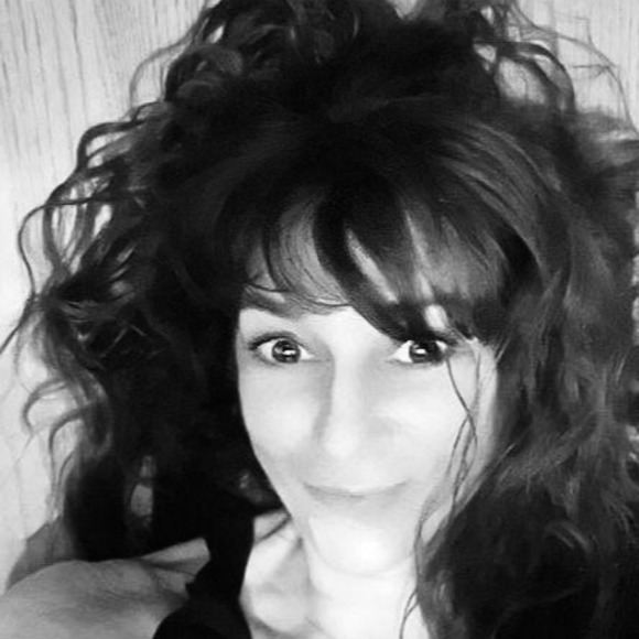 MAKE ME AN OFFER, Lisa - Picture 1 of 1